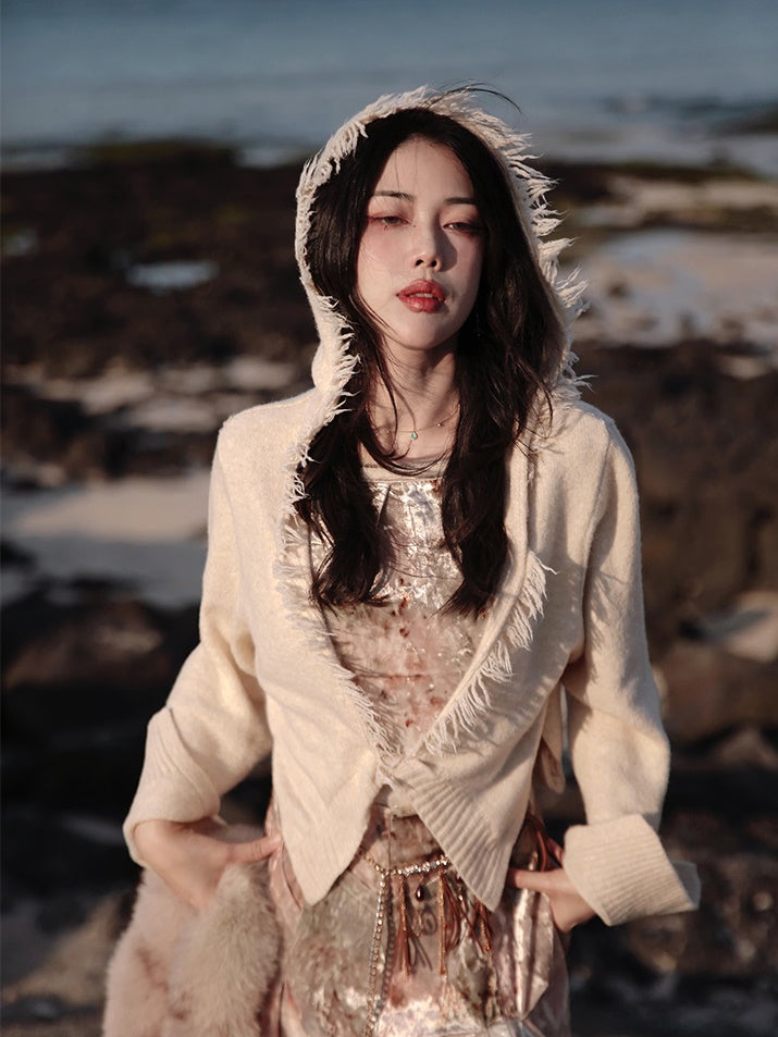 Velvet Print Halter-neck Vest & Layered Design Skirt & Chain Belt & Knitted Hooded Cardigan