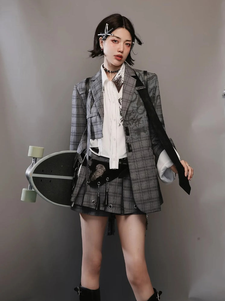 Graffiti Printed Plaid Loose Jacket ＆ Pleated Culottes & Vest ＆ Belt