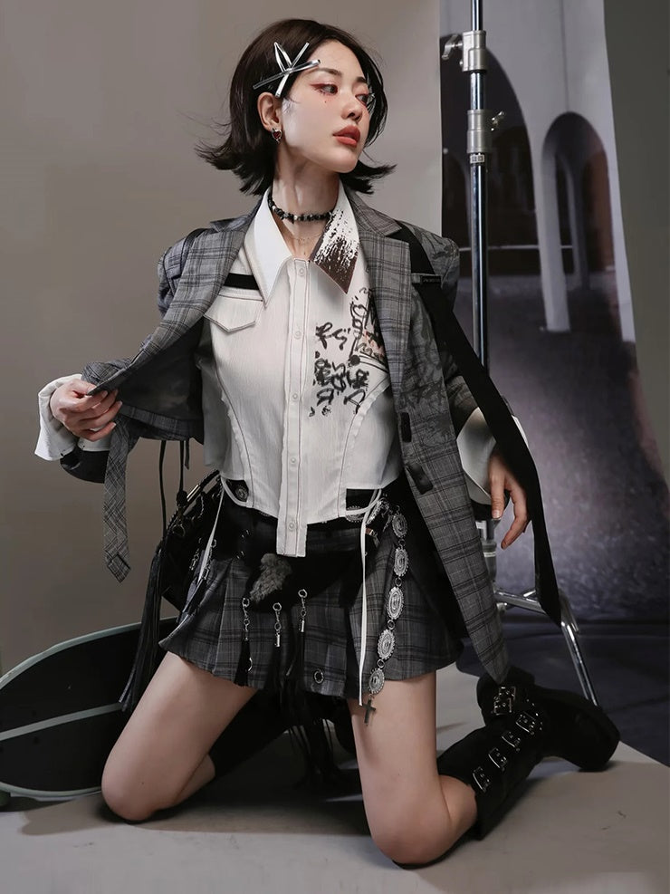 Graffiti Printed Plaid Loose Jacket ＆ Pleated Culottes & Vest ＆ Belt