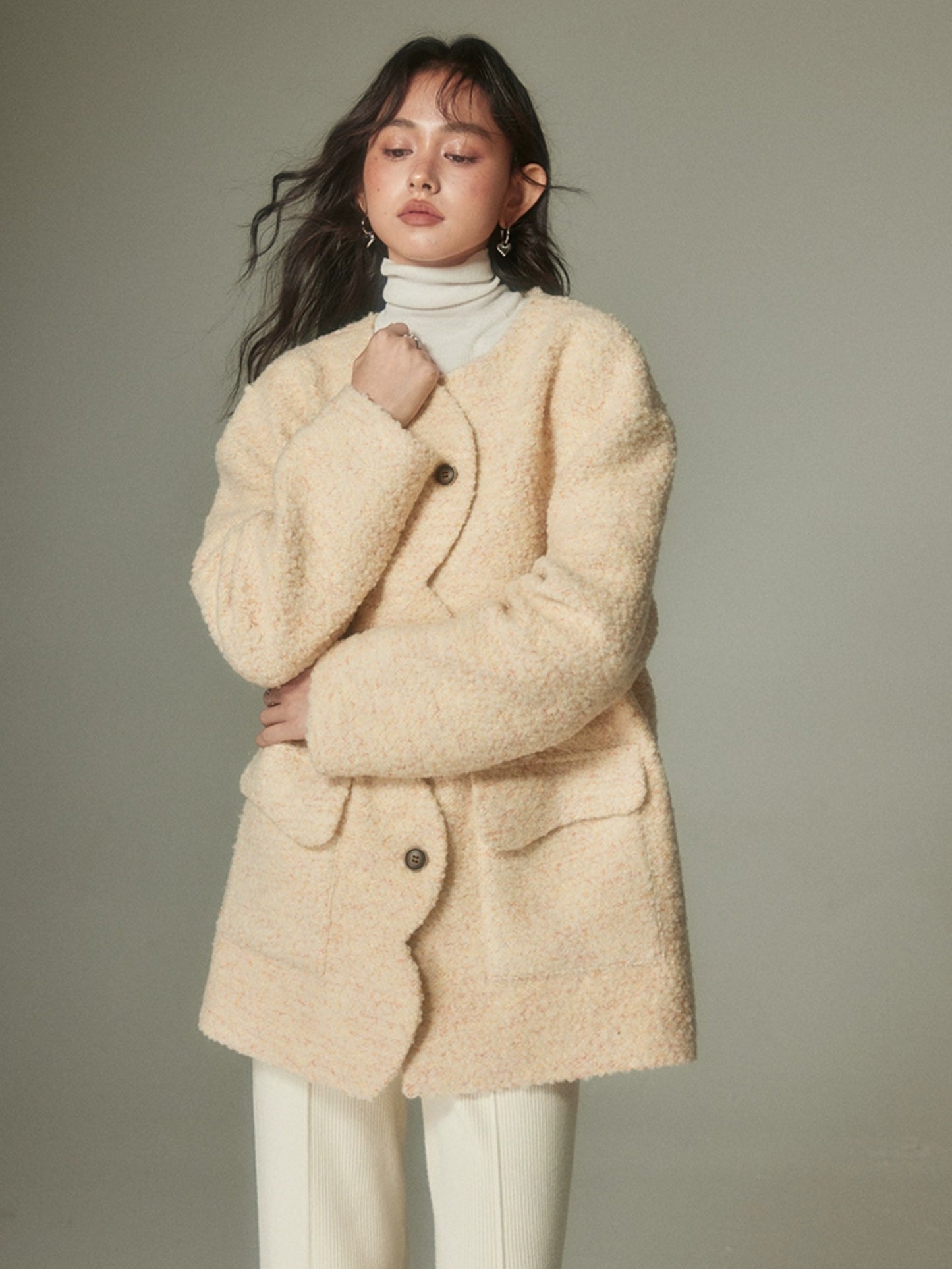 Round Neck Cloud Edge Coat