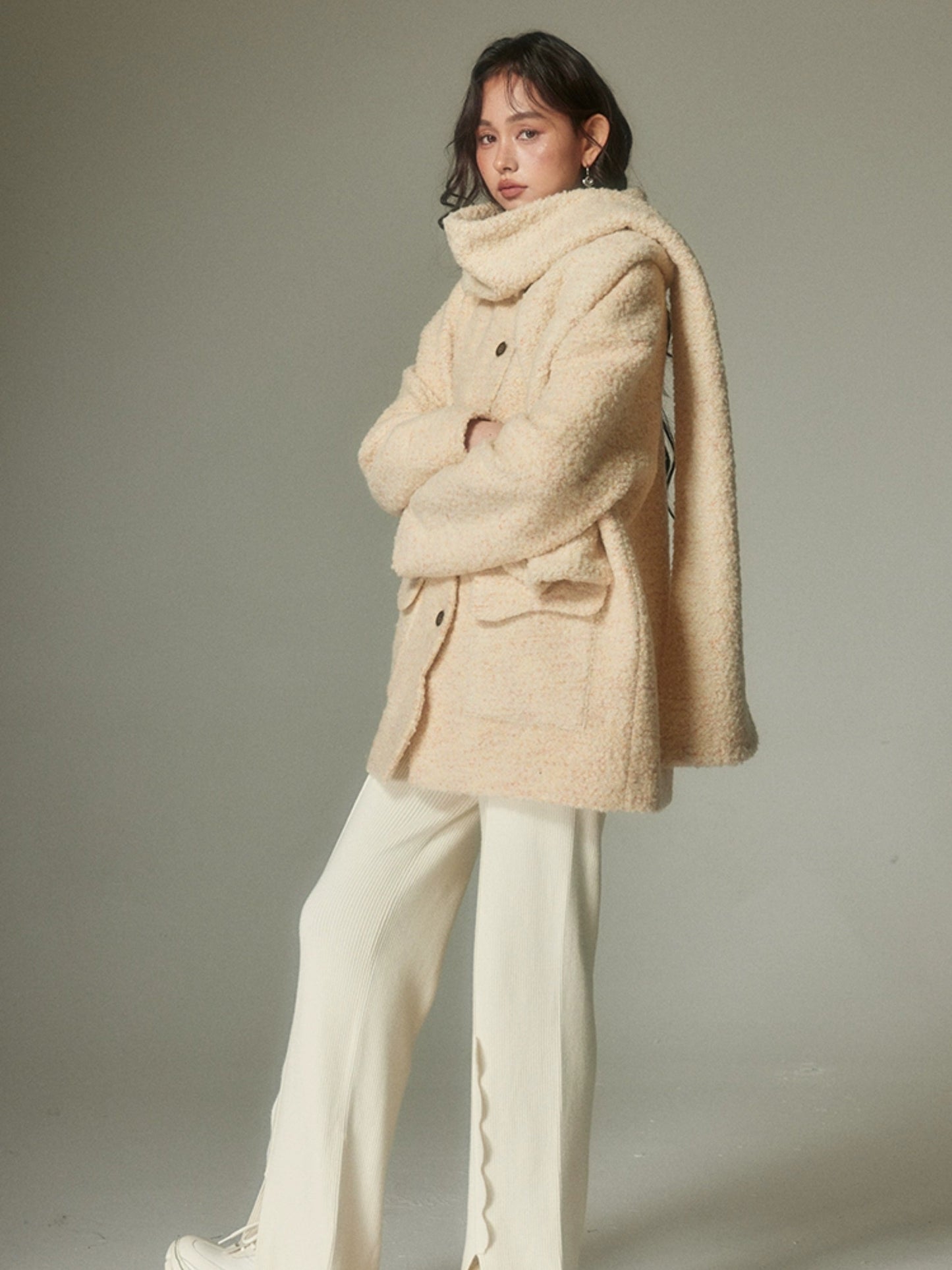 Round Neck Cloud Edge Coat