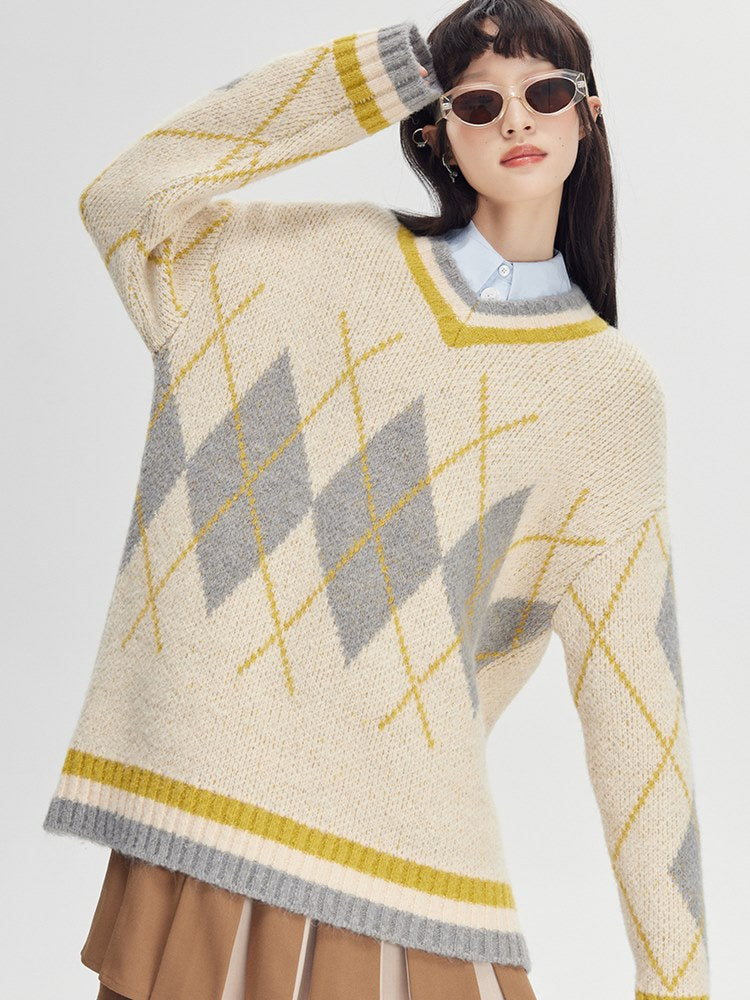 Classic Diamond V-neck Wool Sweater